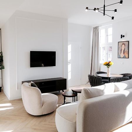 Mb By The Sea Apartments - Old Town Гданск Екстериор снимка